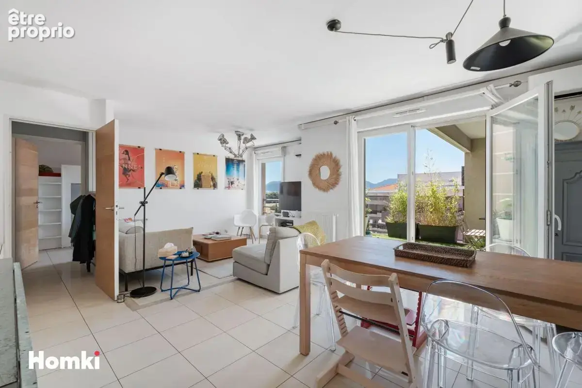 Duplex T3/T4 de 81 m² à Cannes 06150, Boulevard Étienne Astegiano - photo 2
