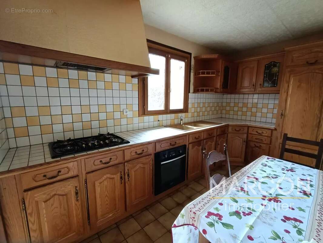 Maison à SAINT-SULPICE-LES-CHAMPS