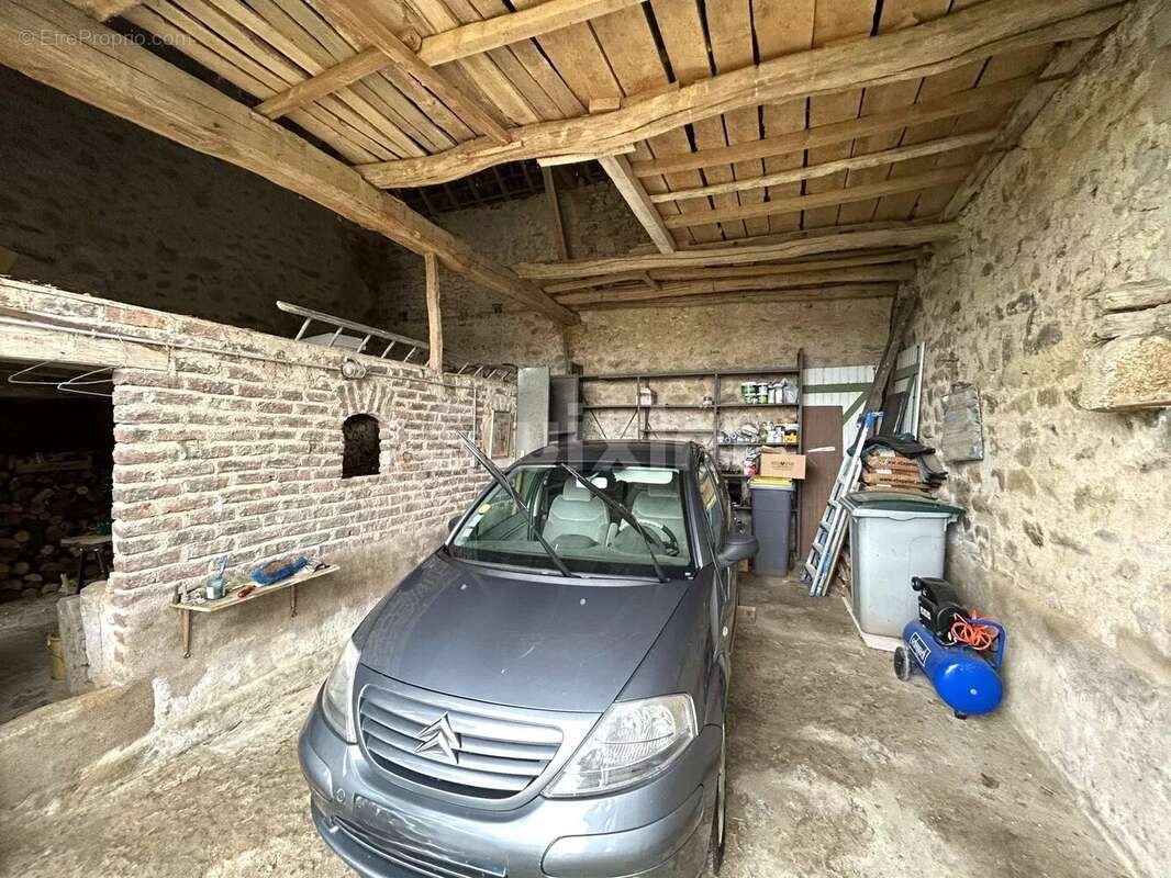 Maison à QUARRE-LES-TOMBES