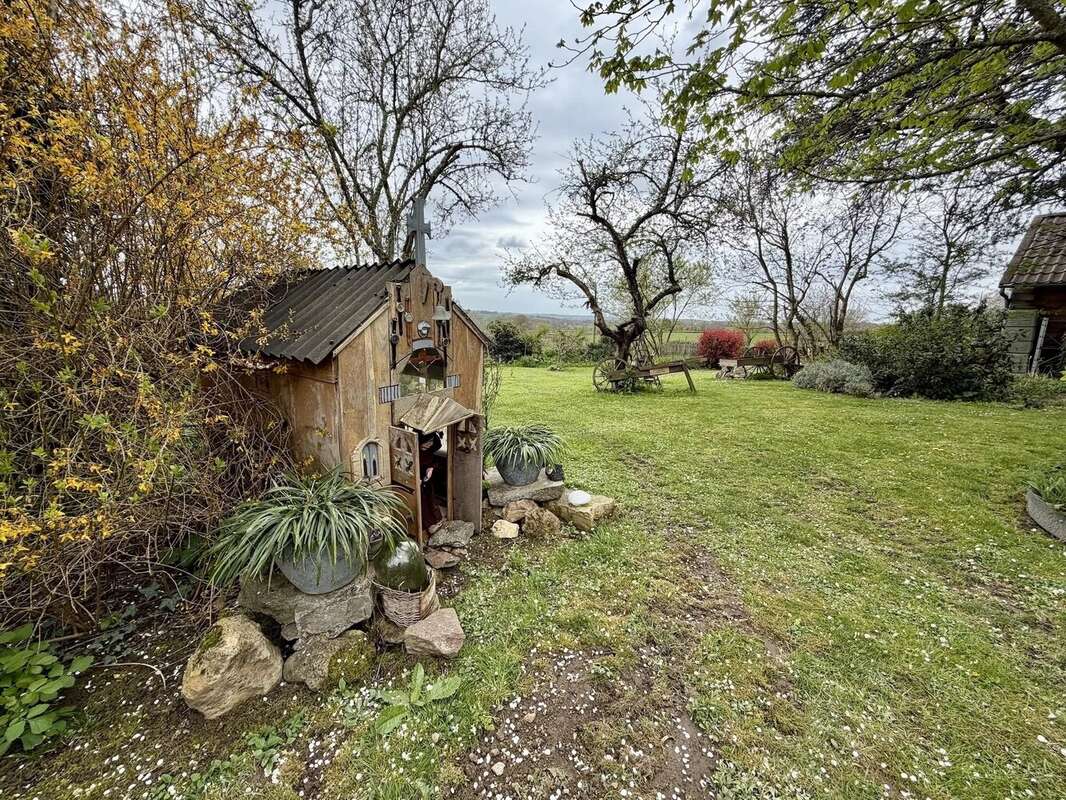Maison à SAVIGNY-POIL-FOL
