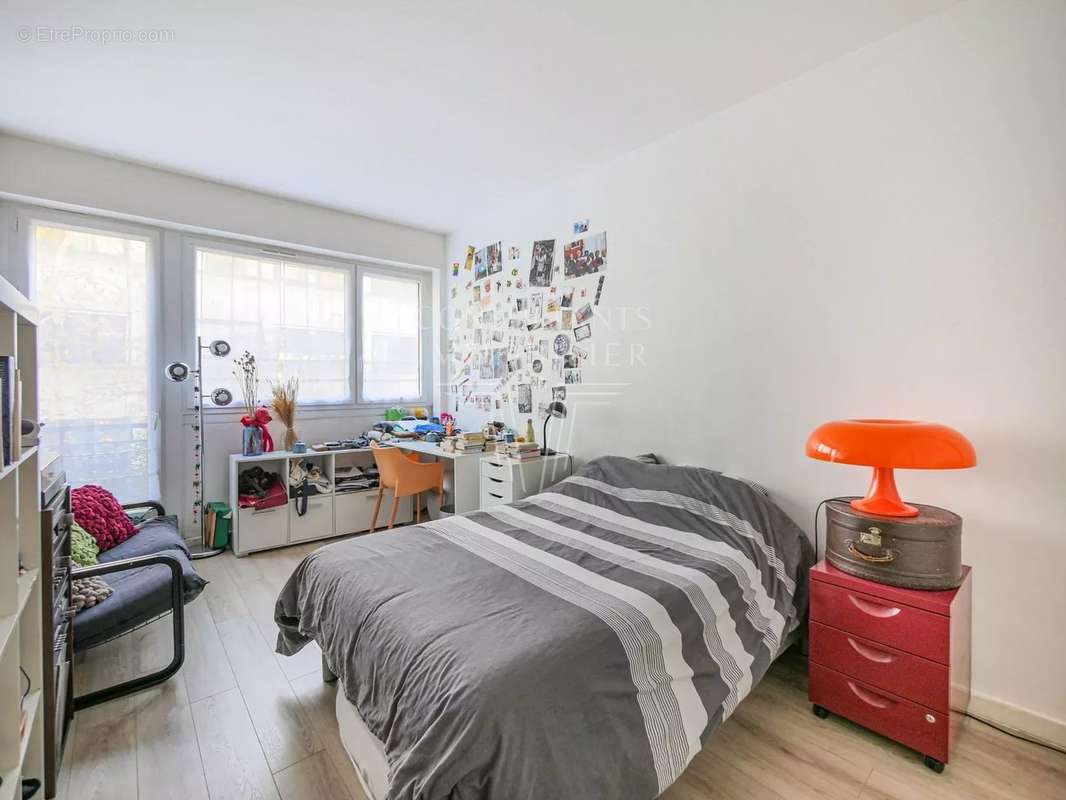 Appartement à NEUILLY-SUR-SEINE