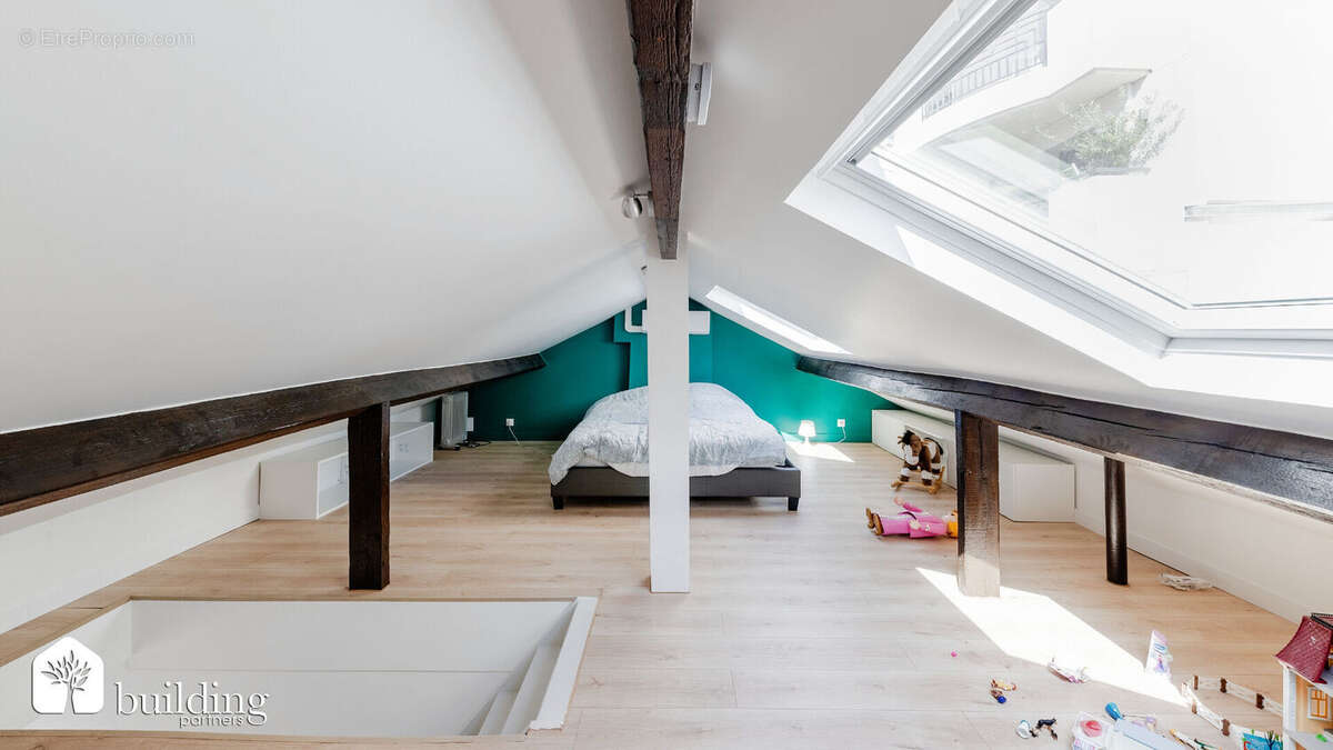 À vendre - Levallois-Perret Parc des 5 Continents - Maison ancienne rénovée avec terrasses de 139 m² - photo 18