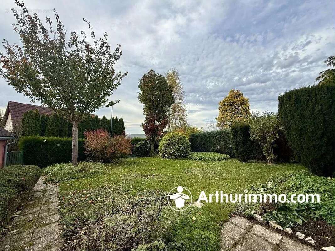 Maison à CHAVANNES-LES-GRANDS