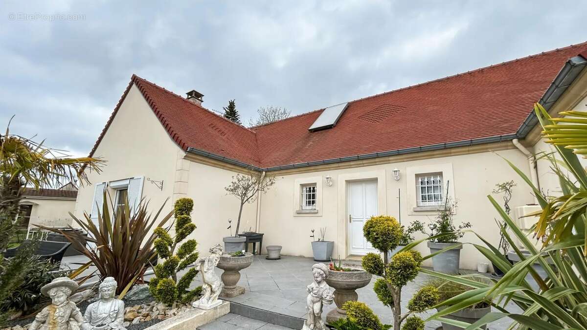 Maison à SOIGNOLLES-EN-BRIE