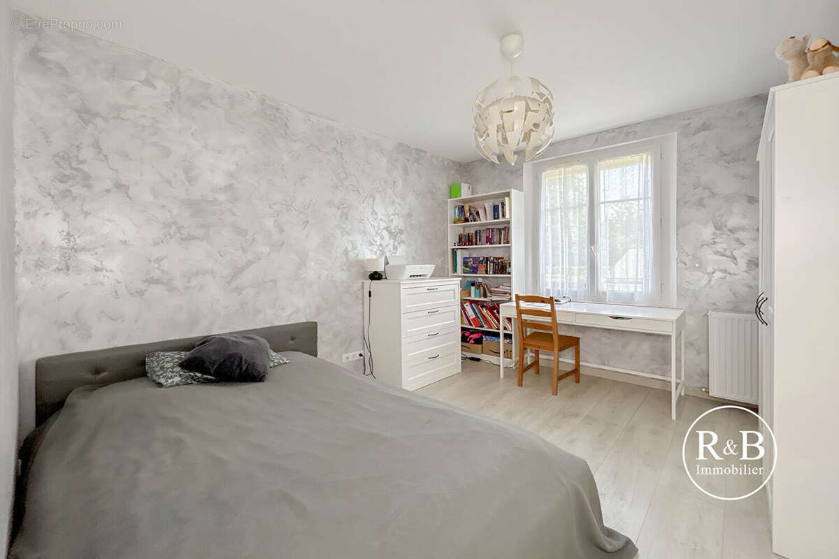 Appartement à LES CLAYES-SOUS-BOIS