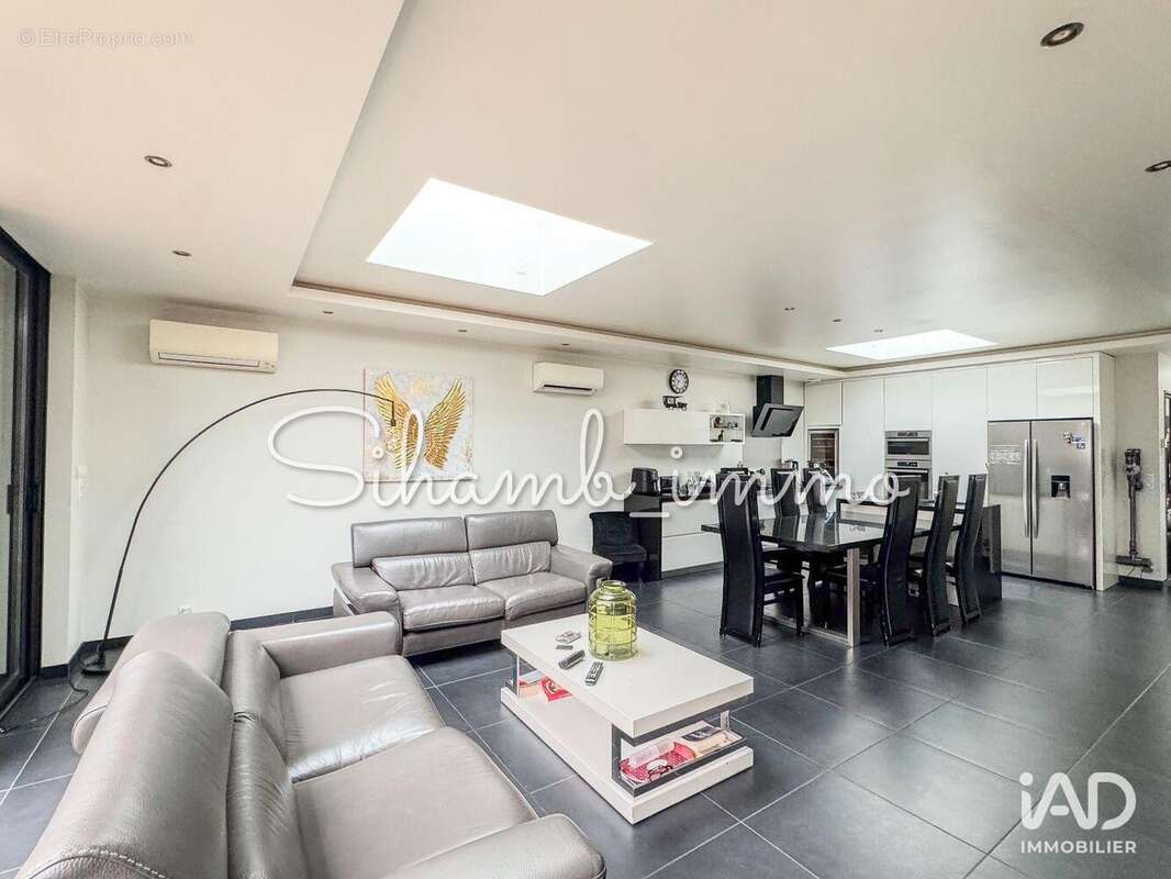 Photo 2 - Commerce à SAINT-MAUR-DES-FOSSES