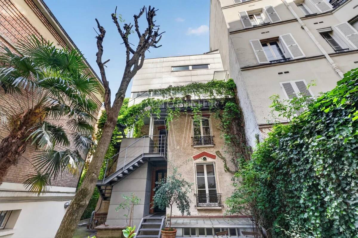Maison à PARIS-5E