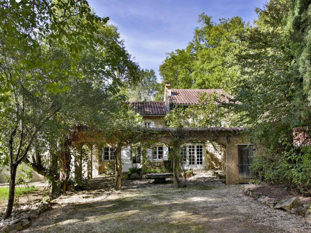 Maison à VIC-FEZENSAC
