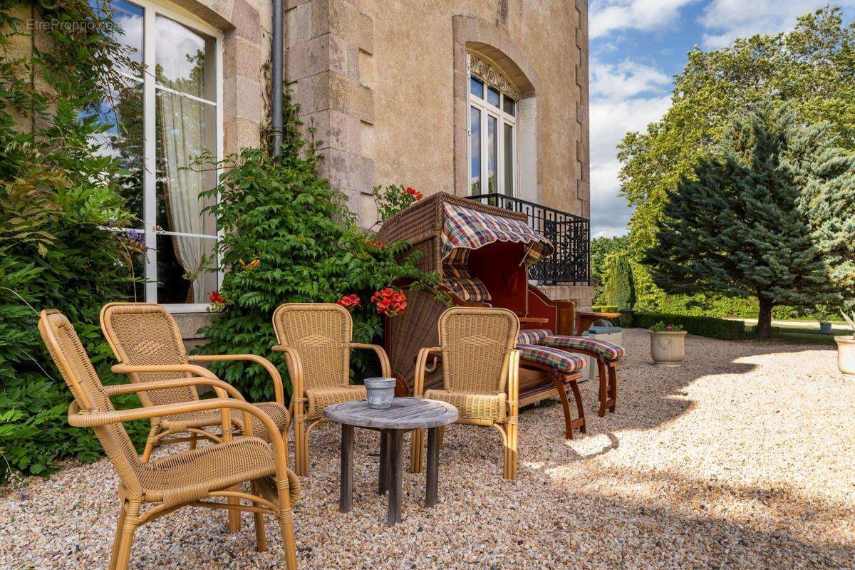 Maison à BUSSIERE-GALANT