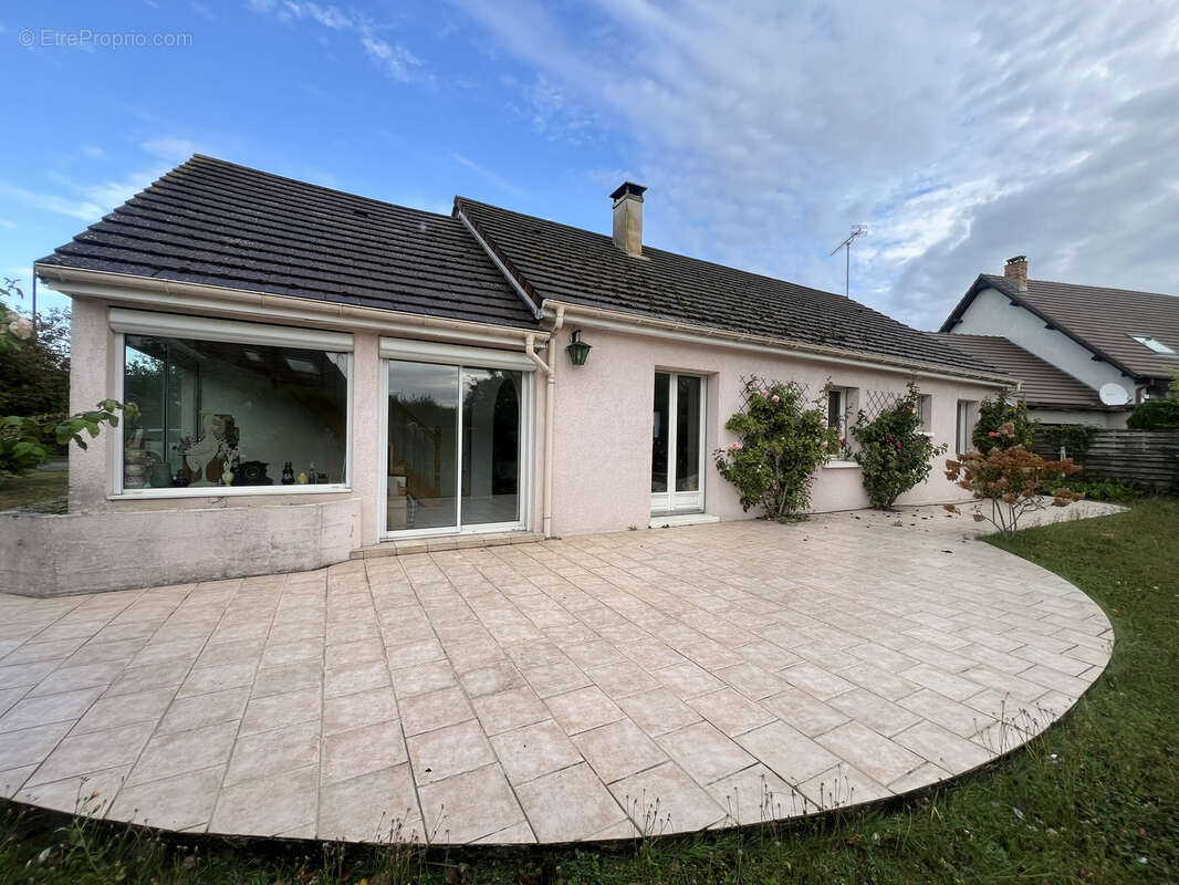 Maison à ANGERVILLE-LA-CAMPAGNE