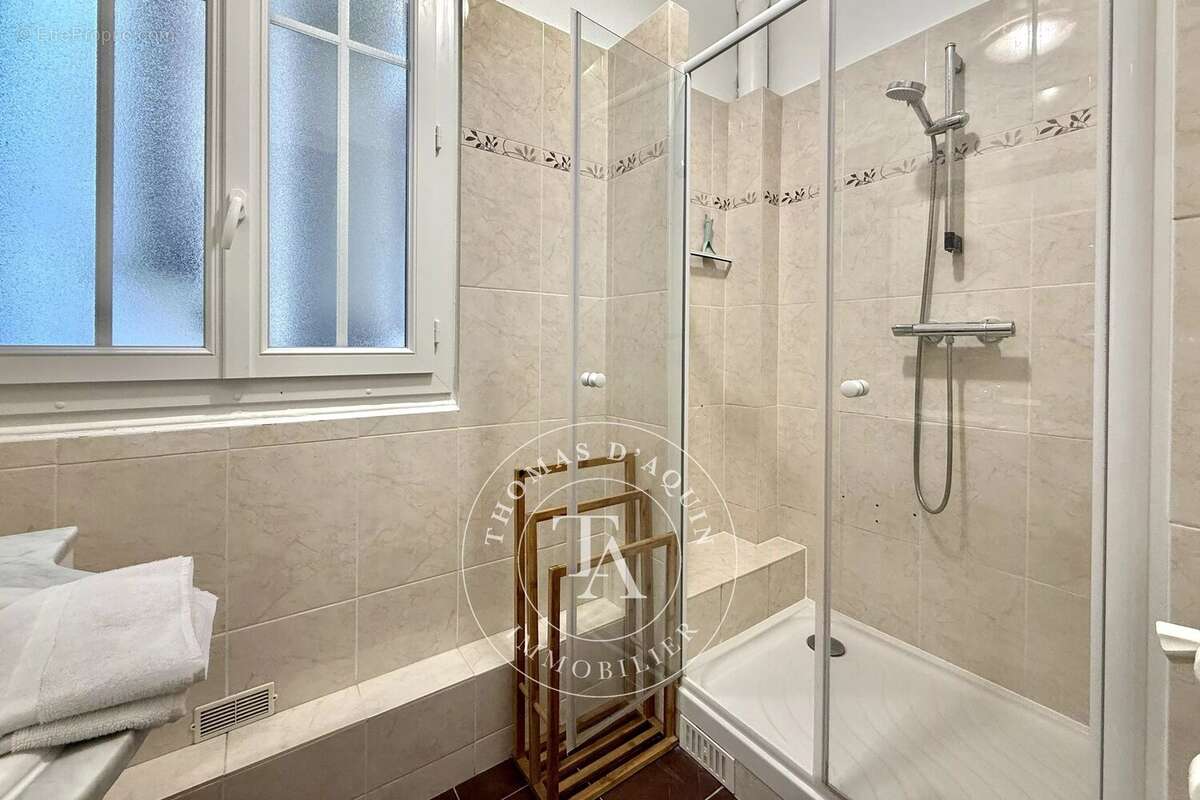 Appartement à PARIS-14E