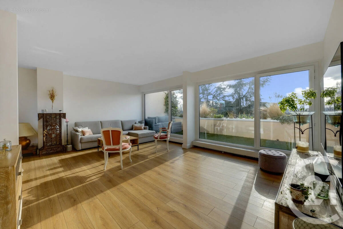 Appartement à VERRIERES-LE-BUISSON