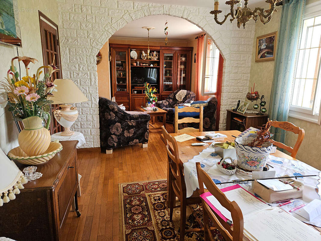 Maison à MAUPREVOIR