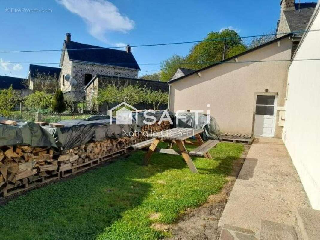 Photo 4 - Maison à AMBRIERES-LES-VALLEES