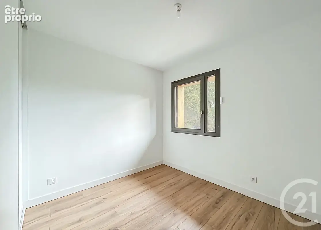 Appartement 71 m² à Taninges  - photo 8