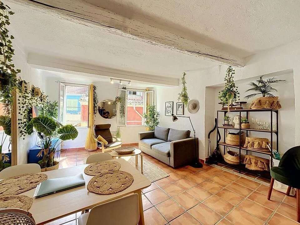 Nice – Vieux Nice – Studio 30 m² en excellent état - photo 7