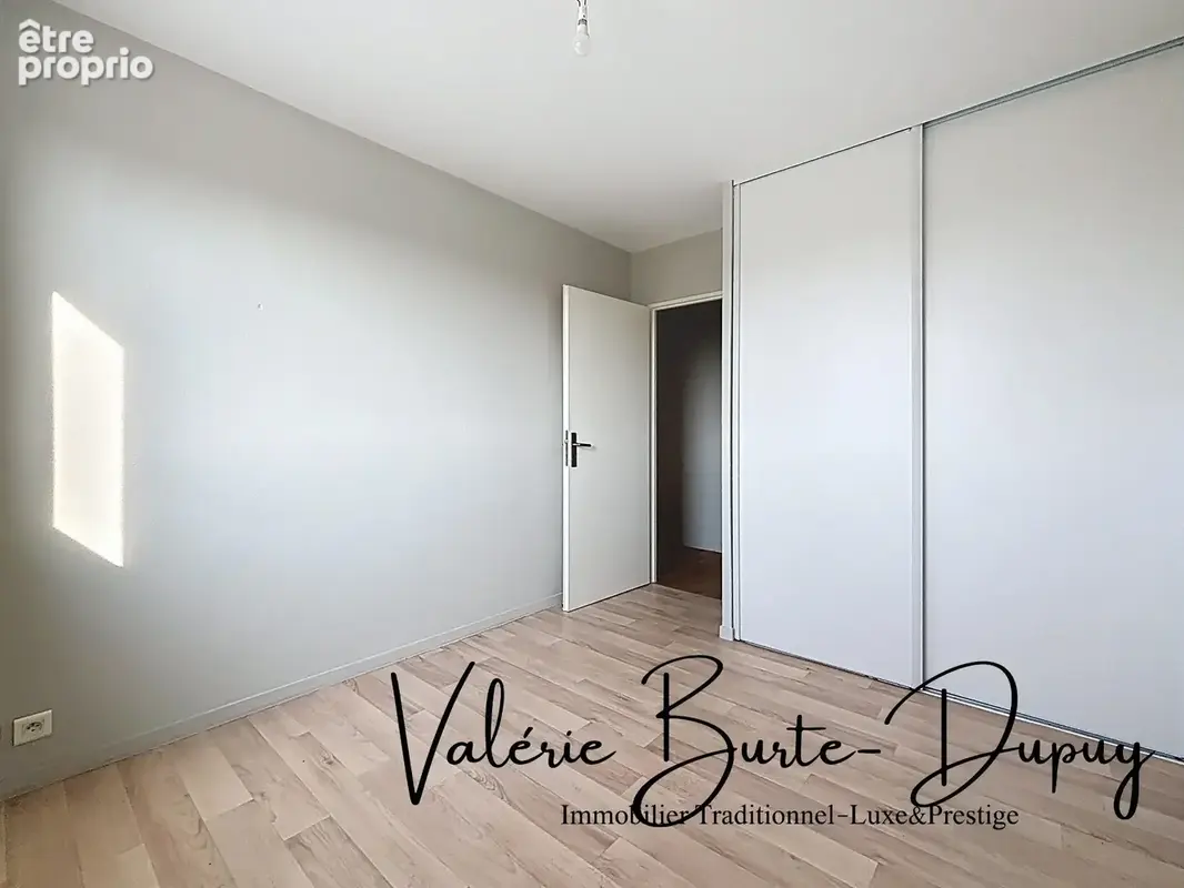 Orléans Saint-Marceau Lycée St Charles Appartement à vendre T2 45m2 avec Terrasse plein vue dégagée et parking extérieur - photo 10