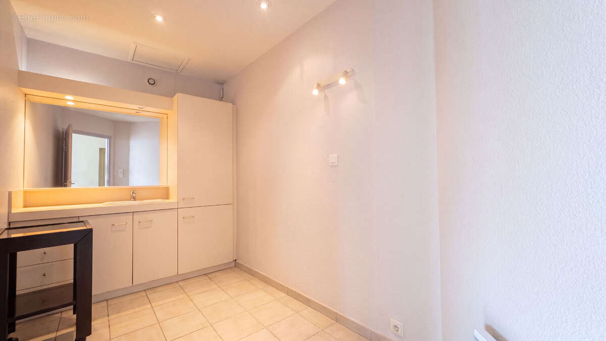 Appartement à VEIGNE