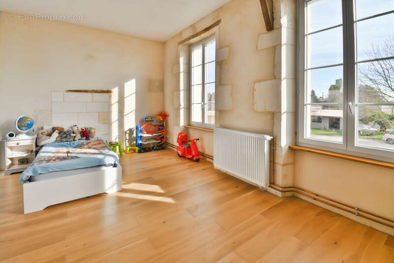 Maison à SAINT-JEAN-D'ANGELY