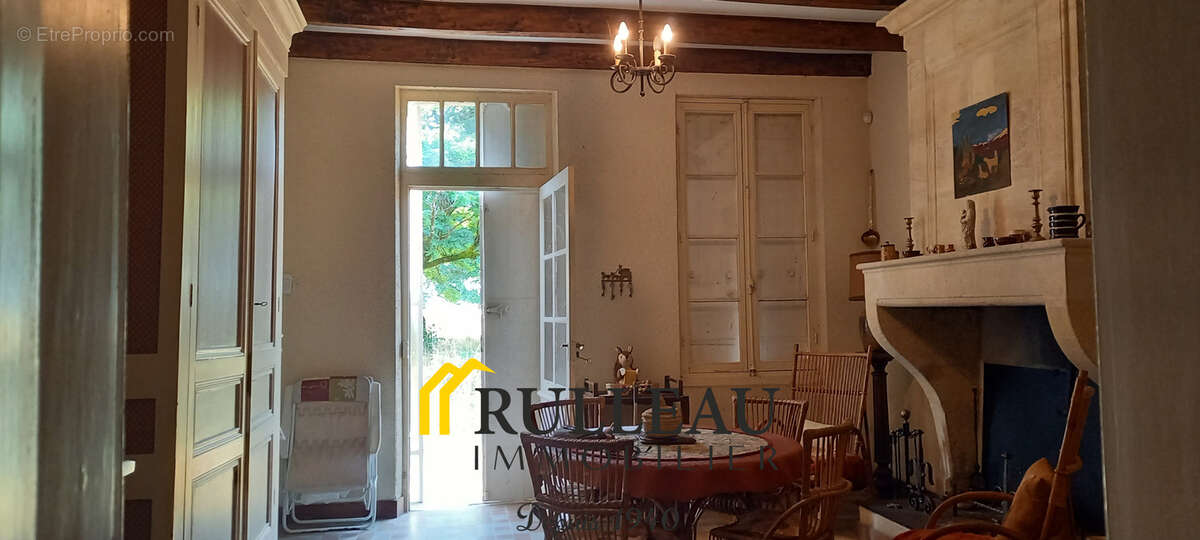 Exclusivité   Belle maison girondine en pierre de plus de 300 m2 à rénover avec parc de 1,30 hectare à Pugnac - photo 7