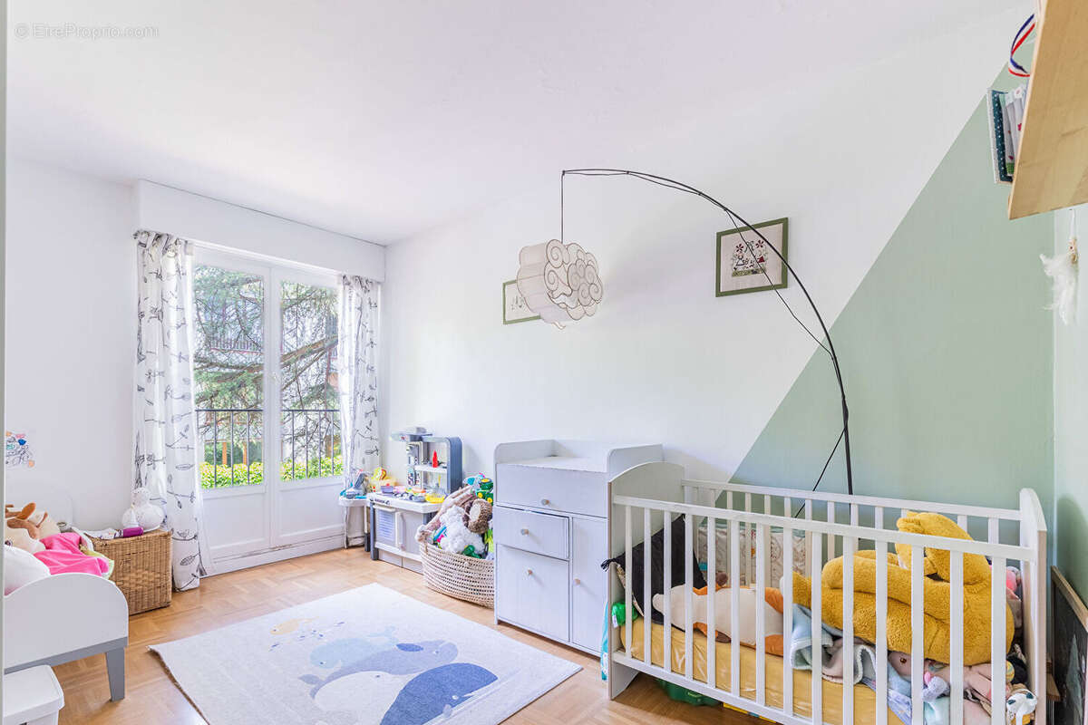 Appartement à BURES-SUR-YVETTE