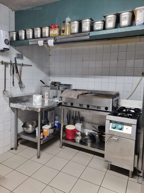 Commerce à FORCALQUIER