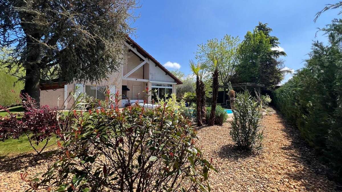 Photo 4 - Maison à CHARBONNIERES-LES-BAINS