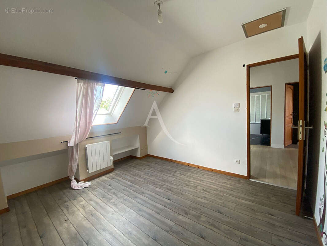 Maison à LA CHAPELLE-SAINT-MESMIN