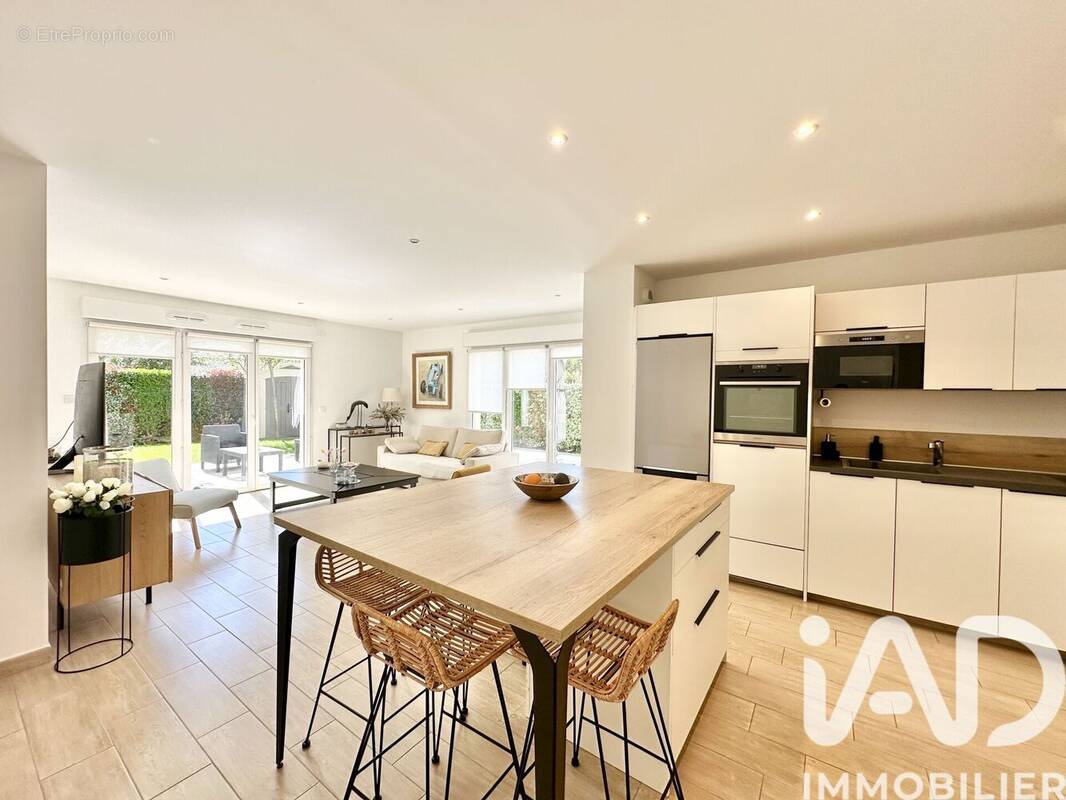 Photo 1 - Appartement à SAINTE-GENEVIEVE-DES-BOIS