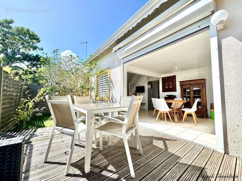 Saint-françois – à 100 mètres de la mer, ensemble immobilier de 3 villas indépendantes - photo 22