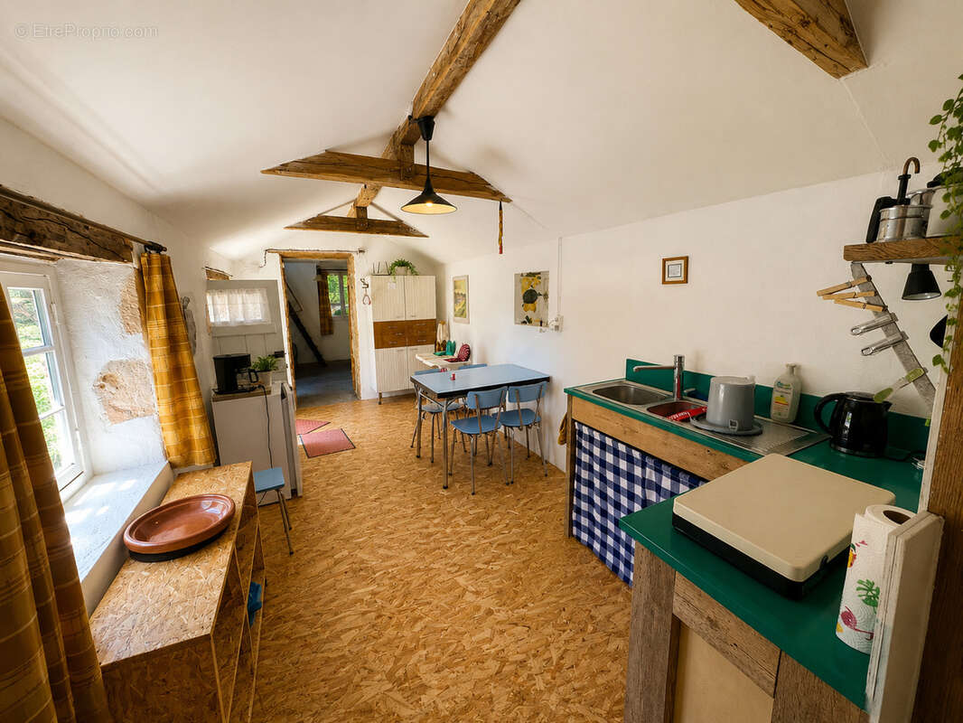 Maison à MONTAIGU-DE-QUERCY