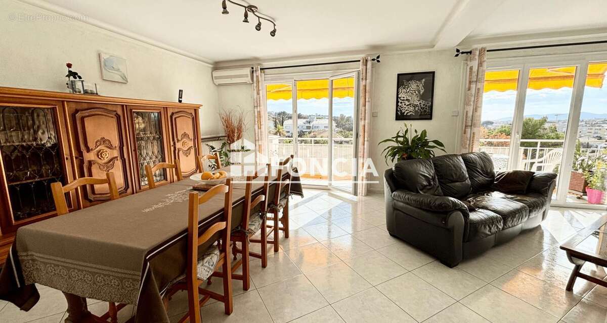 Appartement à SAINT-RAPHAEL