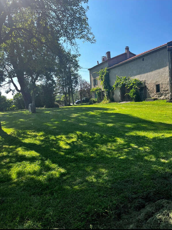 Maison 87m2 8300m2 de terrain plus dépendances - photo 9