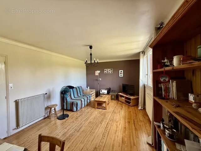 Maison familiale avec jardin et garage - photo 5