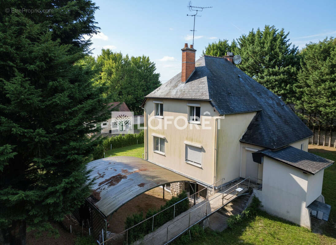 Maison à GENNES