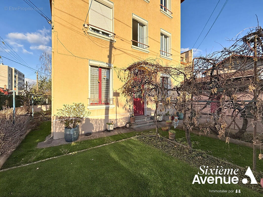 Appartement à LYON-8E