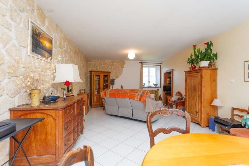 Exclusivité, à vendre – Maison avec double garage et terrain clos – Vérosvres (71) - photo 3