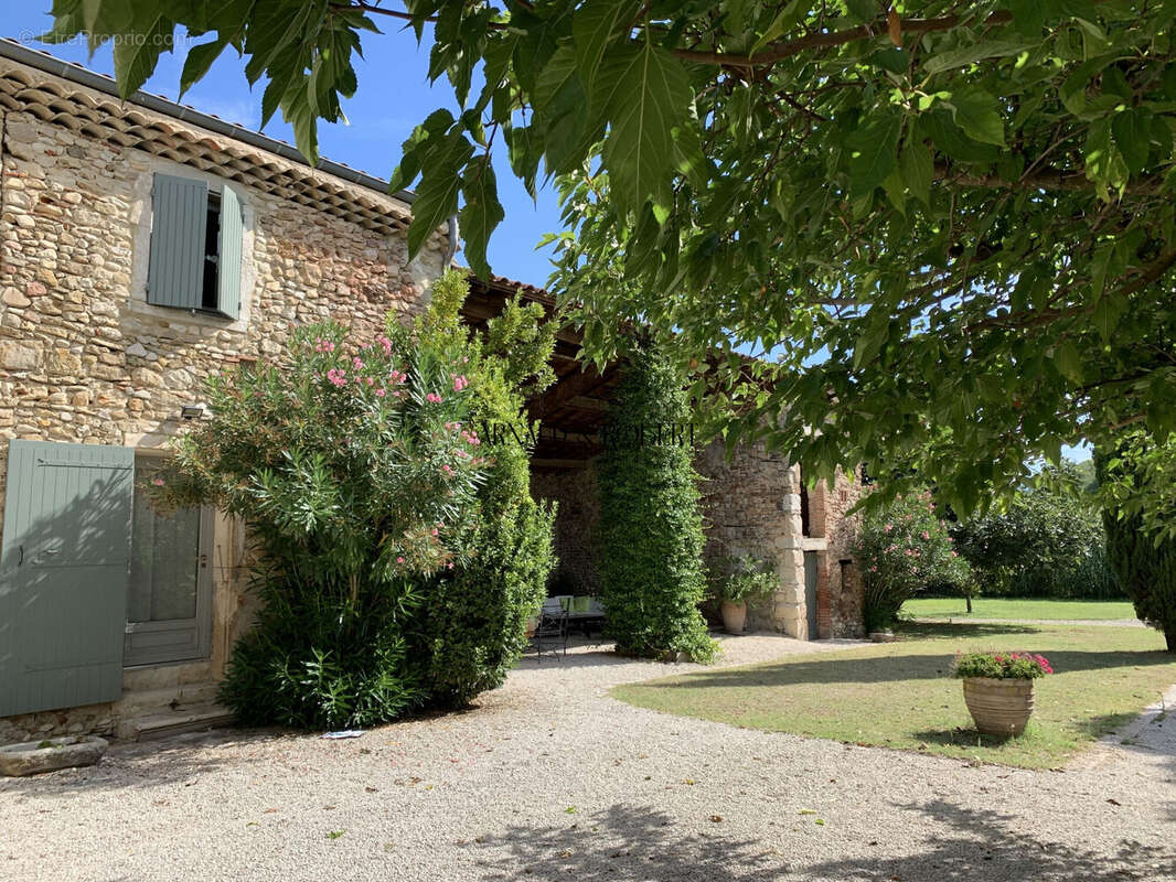 Maison 439 m² à Saint-Gervais-Sur-Roubion  - photo 5