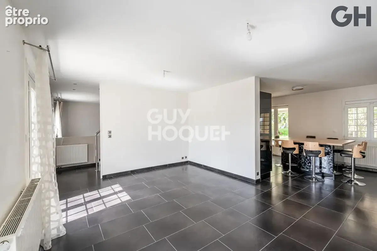 Maison familiale avec sous-sol de 6 pieces ( environ 196 m²) à saintry-sur-seine - photo 7