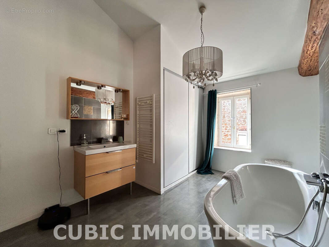 Maison à VAUX-EN-BEAUJOLAIS