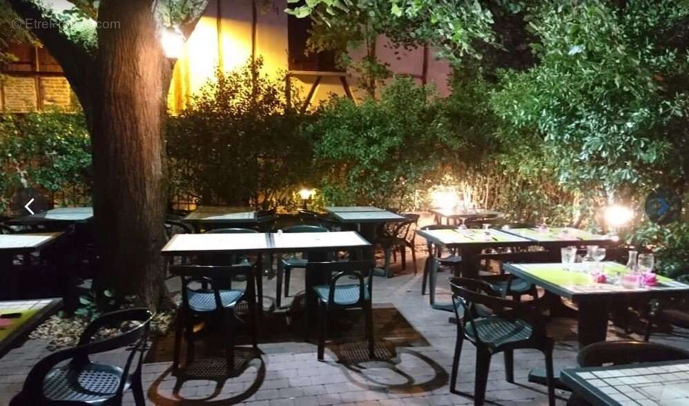 Saint-Céré : Fonds de commerce Pizzeria  - Emplacement Stratégique & Potentiel Inexploité - photo 3