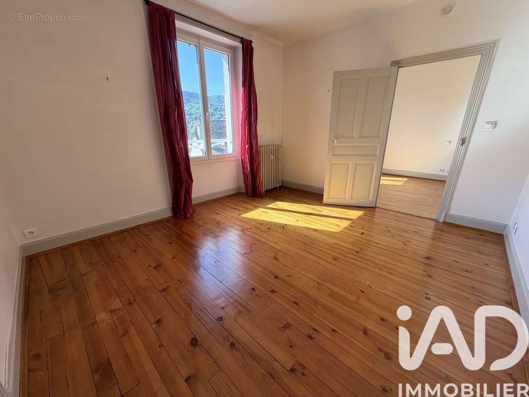 Photo 1 - Appartement à VIC-SUR-CERE