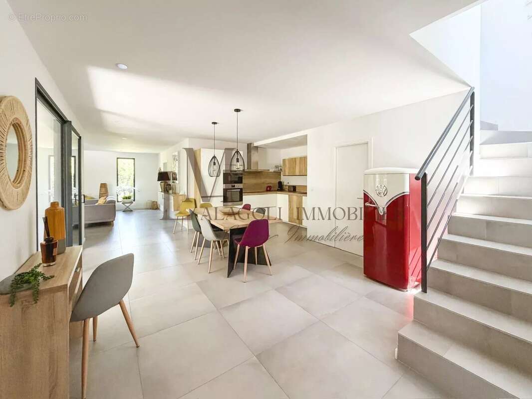 Villa T5 moderne à Porto-Vecchio - photo 4