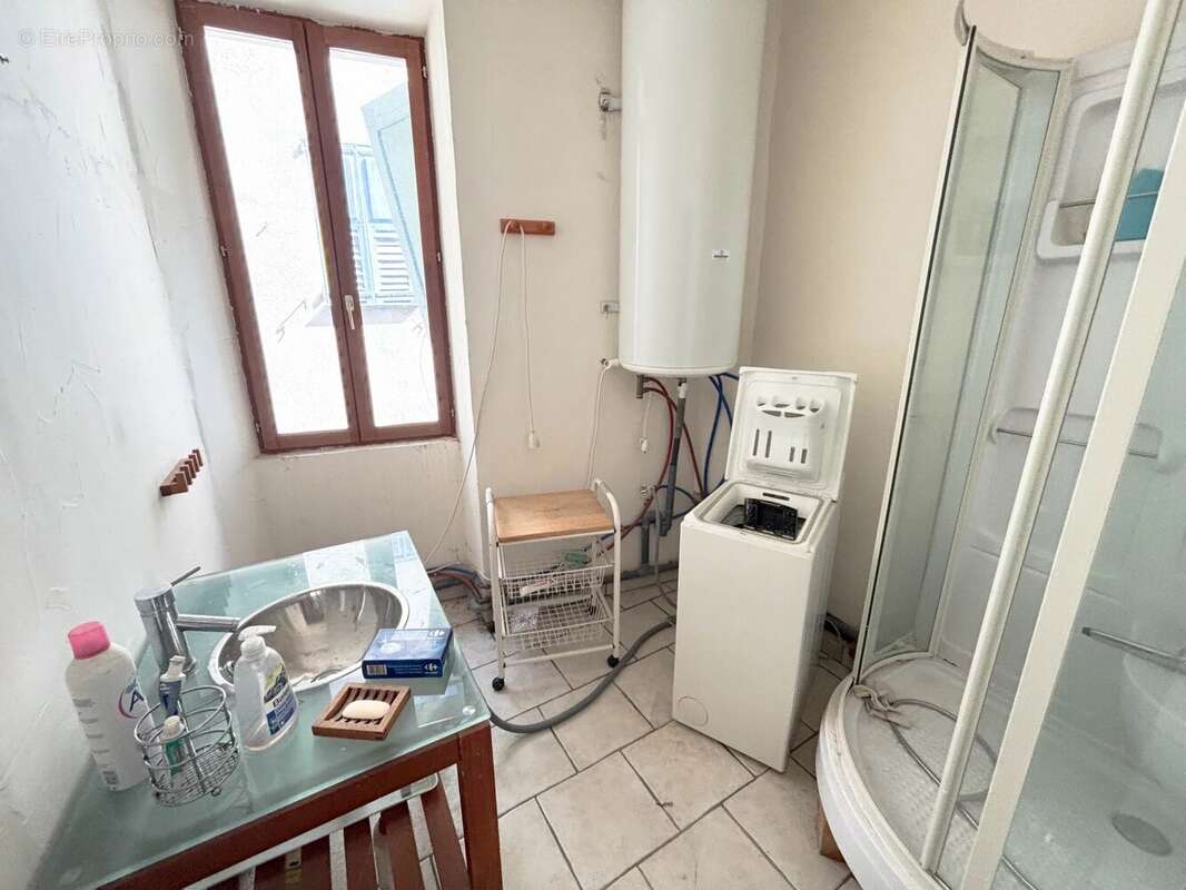 Appartement à PUGET-THENIERS