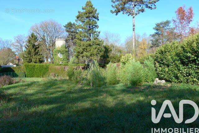 Photo 1 - Terrain à LA CELLE-SAINT-CLOUD