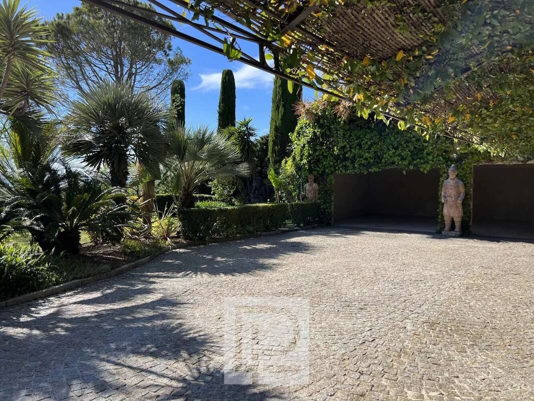 Maison à MOUGINS