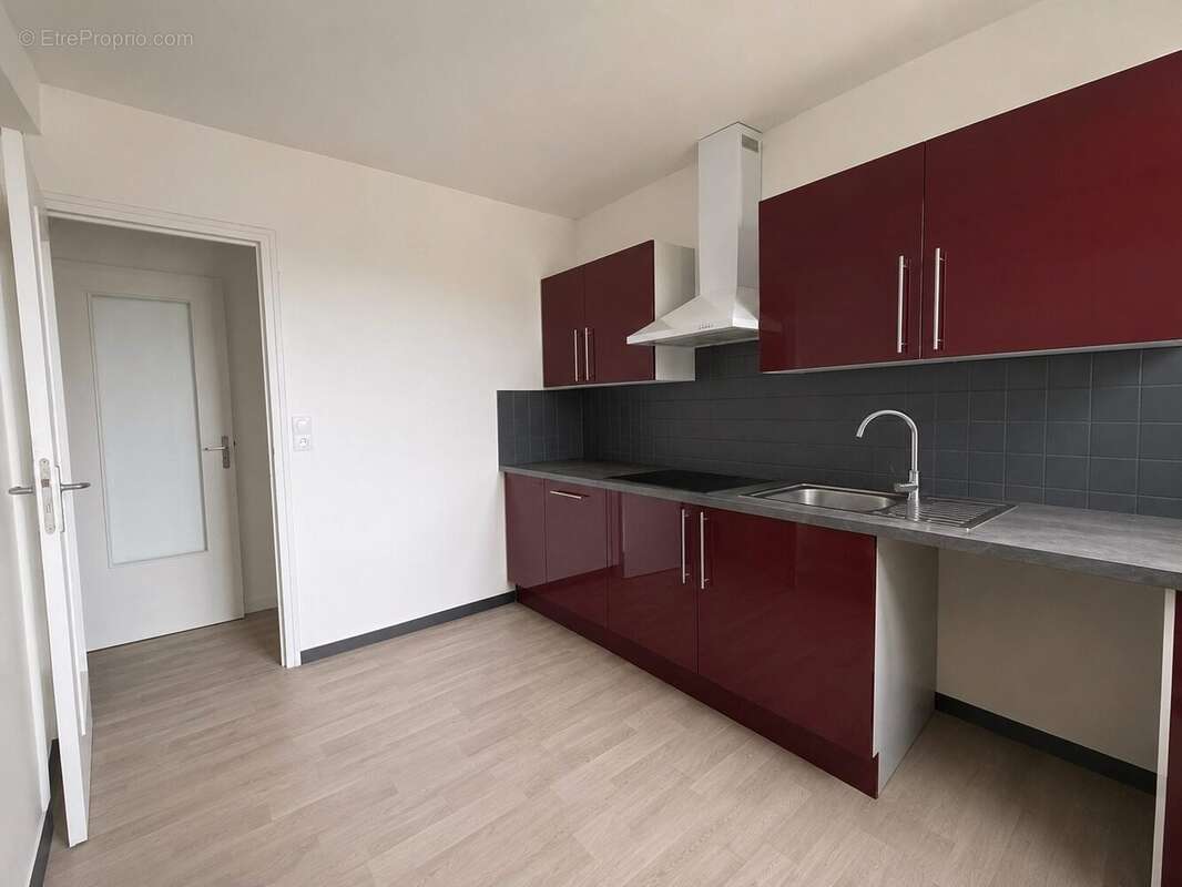 Appartement 84 m² à Guingamp  - photo 3