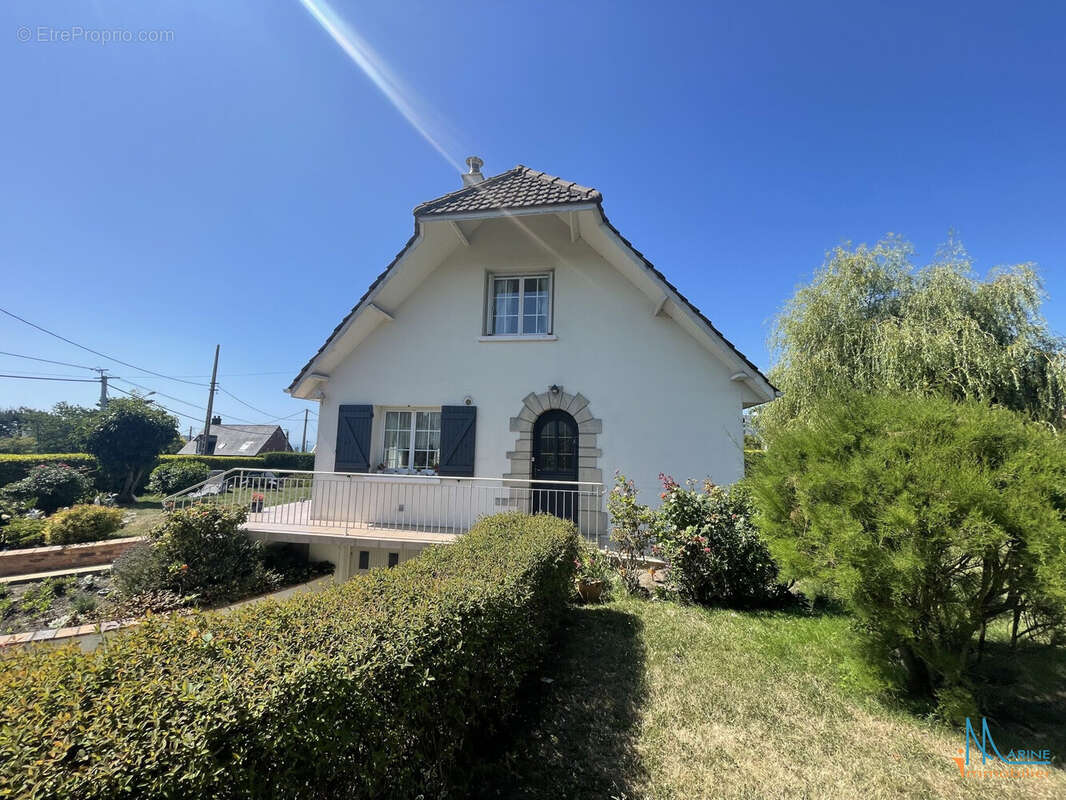 coté porte entrée maison - Maison à DIEPPE