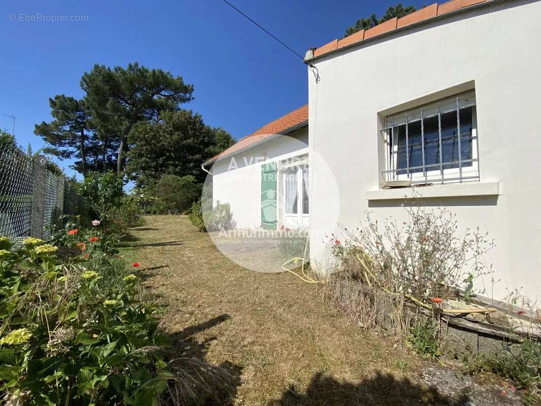 A deux pas du centre, petite maison de plain-pied à rénover/agrandir - photo 2