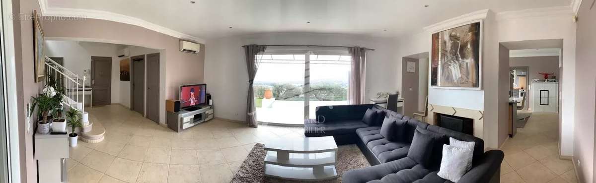 Maison à PLAN-DE-LA-TOUR